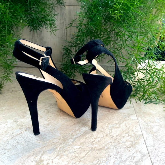 INC T BAR Heels/ Black Suede - Picture 3 of 7